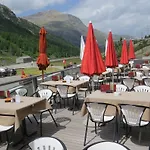 Hotel & Berninahaus Pontresina