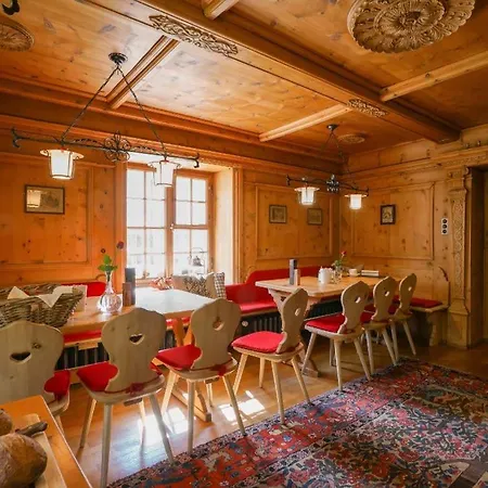 Ξενοδοχείο & Berninahaus Pontresina