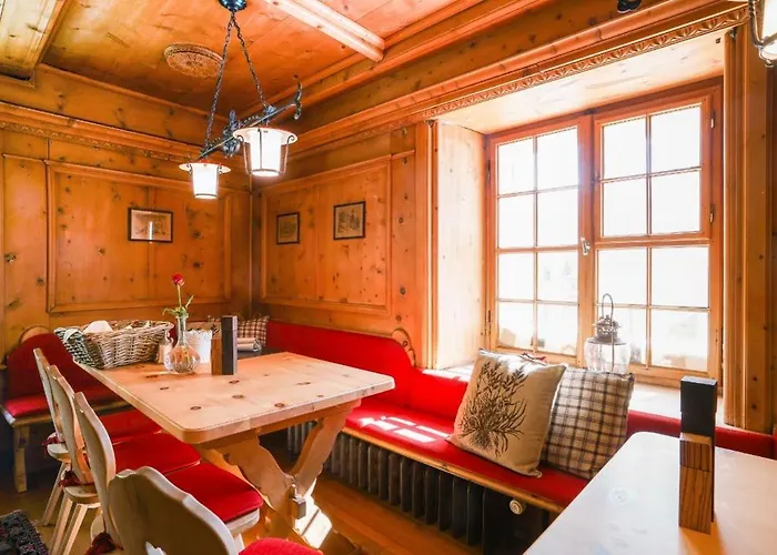 & Berninahaus Hotell