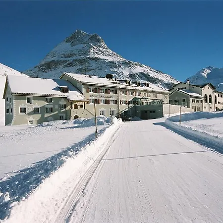 & Berninahaus 3* Pontresina