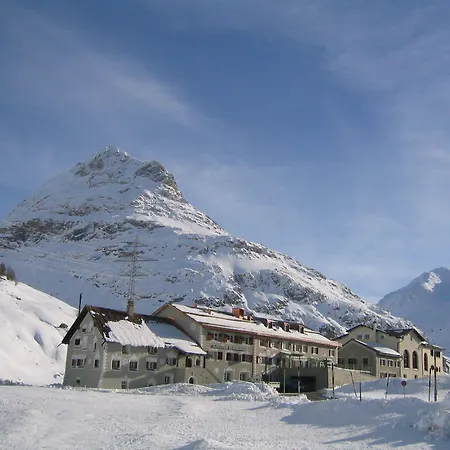 & Berninahaus Hotel 3*