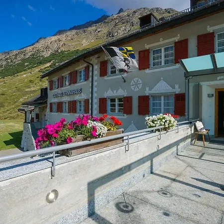 Hotel & Berninahaus Pontresina
