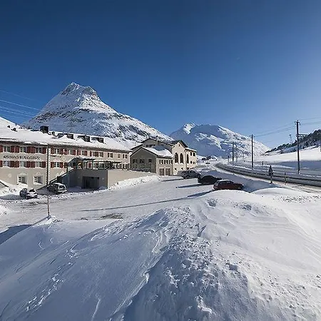 Hotel & Berninahaus 3*