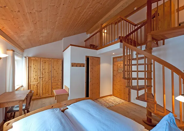 Hotel & Berninahaus 3*